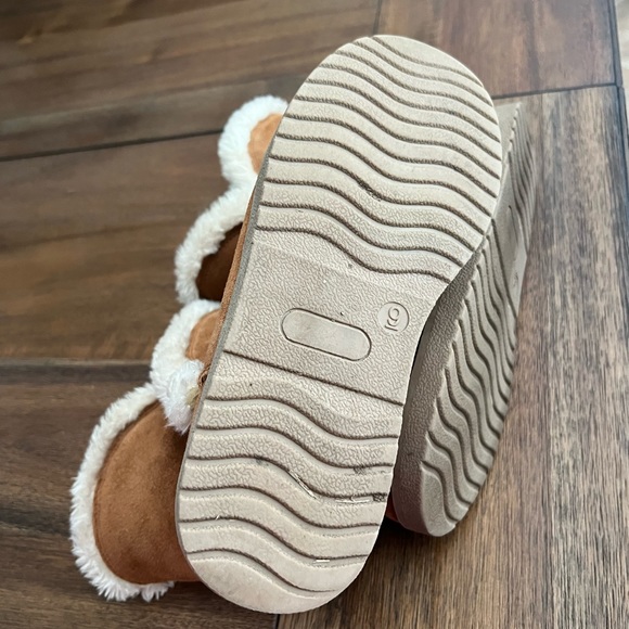 Brown boots - Picture 4 of 5